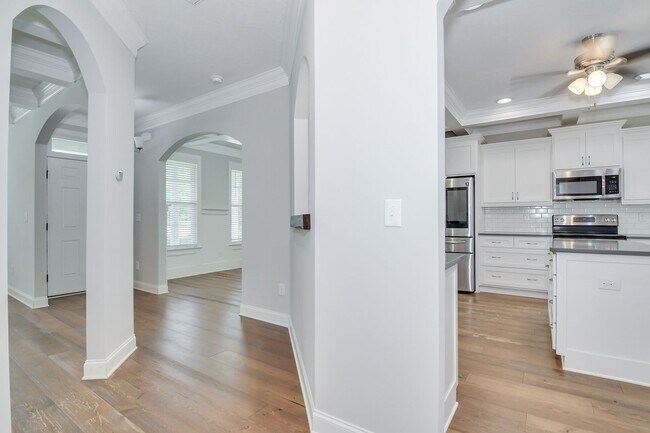 Building Photo - Beauty in Riverwood on Corner Lot!