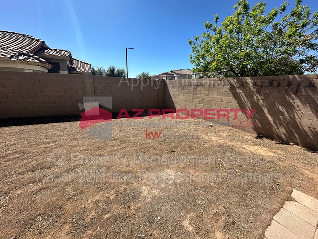 Building Photo - 16833 W Tasha Dr