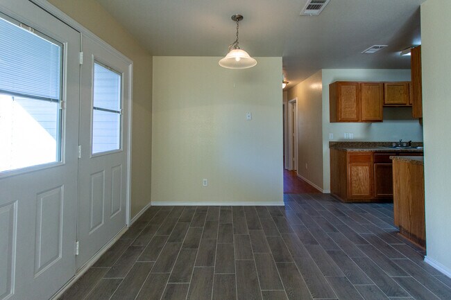 Building Photo - 6412 Temora Loop