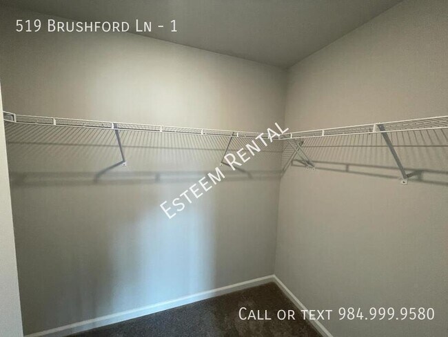Building Photo - 519 Brushford Ln