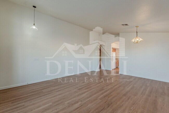Building Photo - 3980 E Pinon Ct
