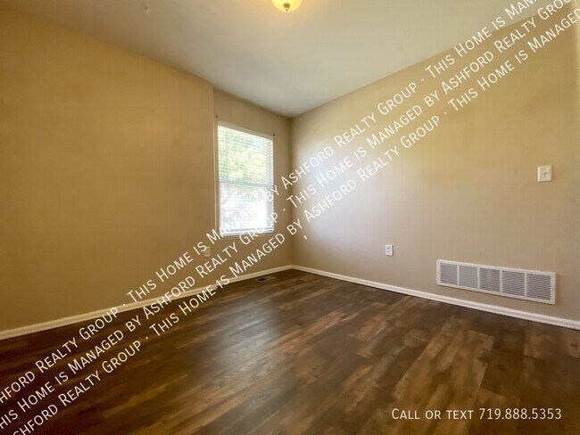 Building Photo - 464 Ellers Grove