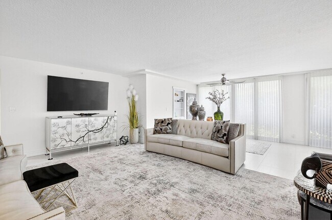 Building Photo - 7233 Promenade Dr