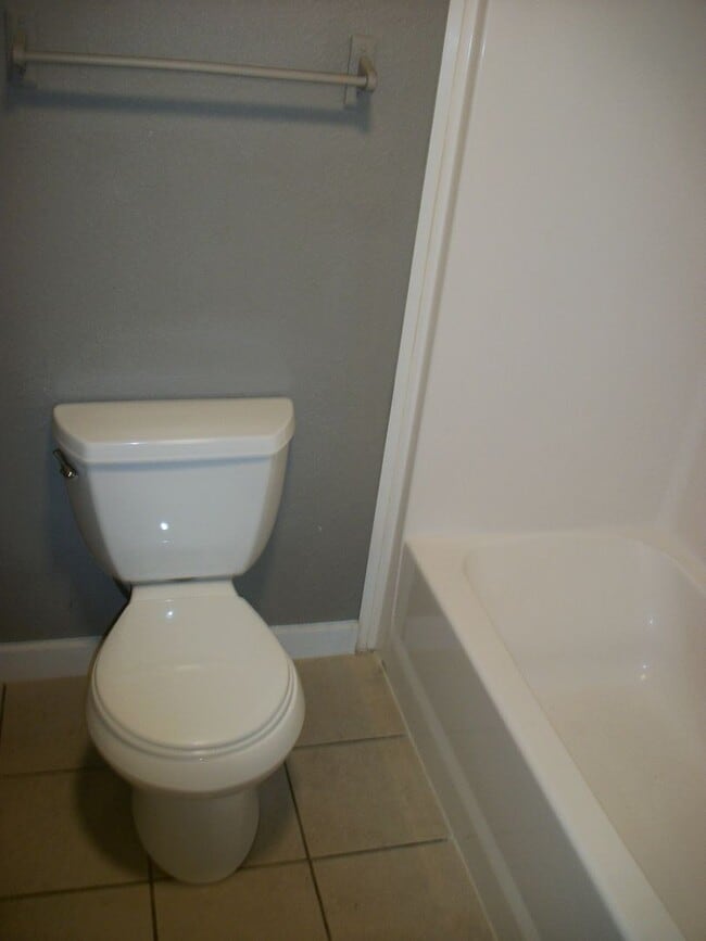 Building Photo - GREAT RENTAL NEAR DOWNTOWN!