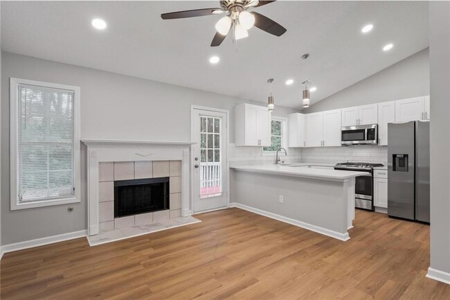 Building Photo - 298 Fallview Dr