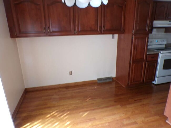 Building Photo - Heather Ridge Townhome (27XA)