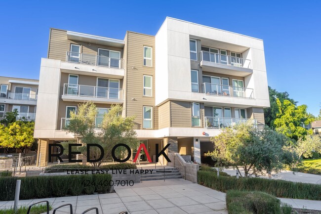 Primary Photo - 5851 1/4 W 88th -Prestige Suite 225A-88