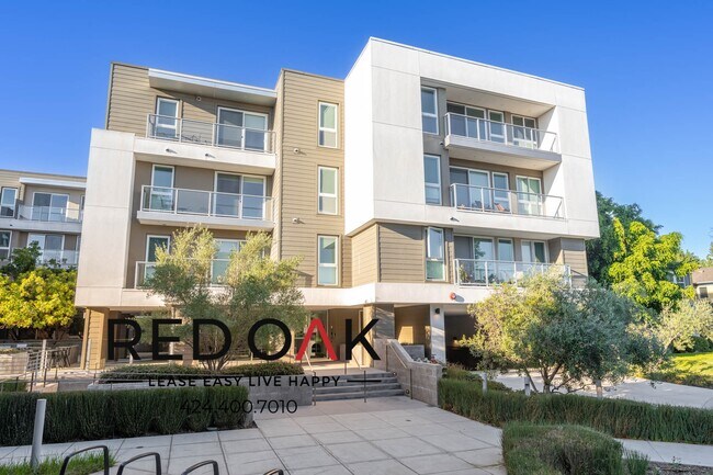 Building Photo - 5851 W 88th St