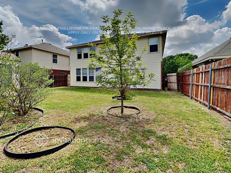 Building Photo - 4904 Palm Ridge Dr