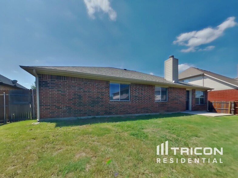 Building Photo - 110 Santa Fe Trail