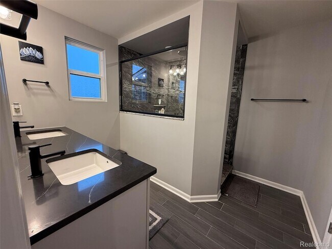 Building Photo - 4811 Broomfield Way