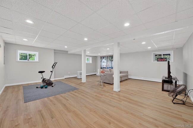 Building Photo - 3208 Douglas Dr