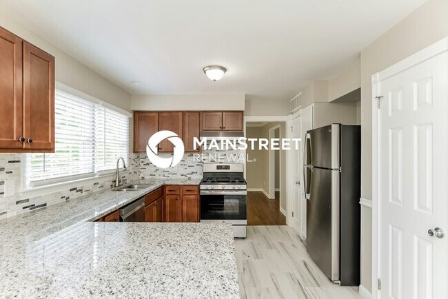 Building Photo - 4 Bedroom Pet-Friendly Home in CHARLOTTE, NC with Main Street Renewal