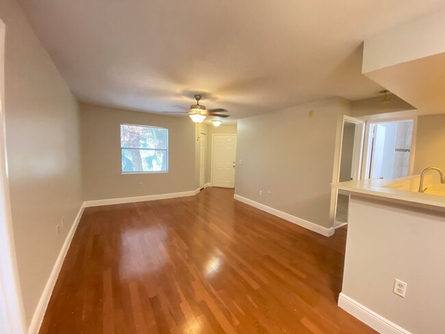 Primary Photo - 2-Bed, 2-Bath Condo Near Celebration – Mov...