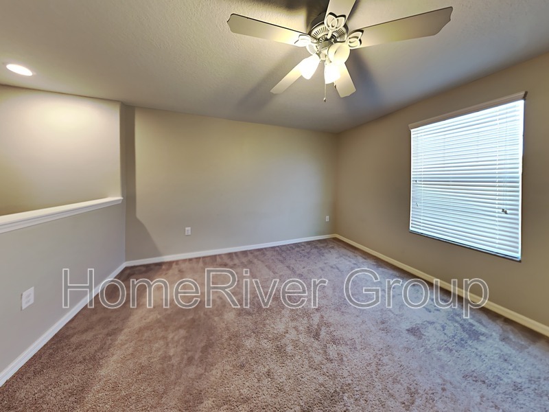 Building Photo - 10007 Crested Fringe Dr