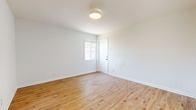 Building Photo - Mid-Century Home Available in the Richmond...