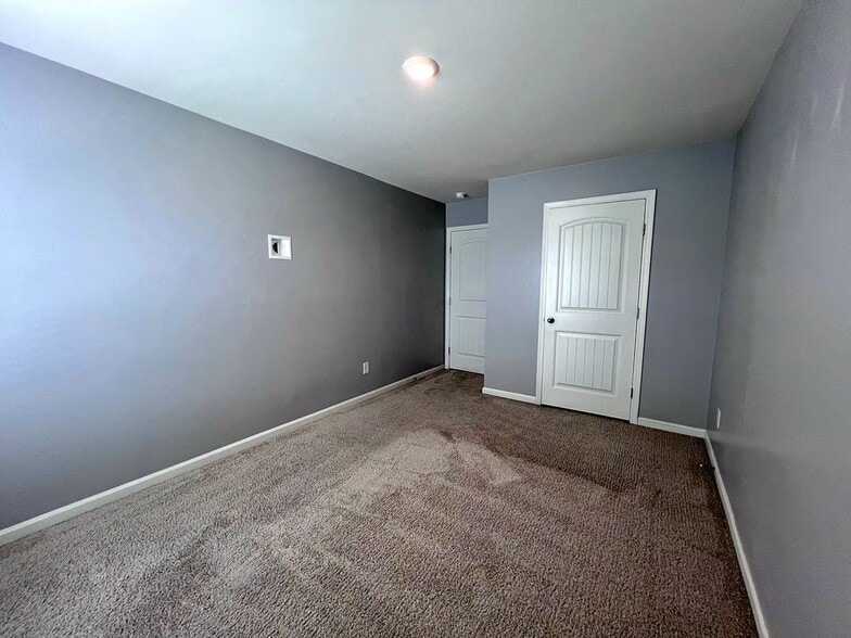 Building Photo - 5356 Barberry Ave