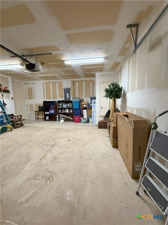 Building Photo - 760 Guna Dr