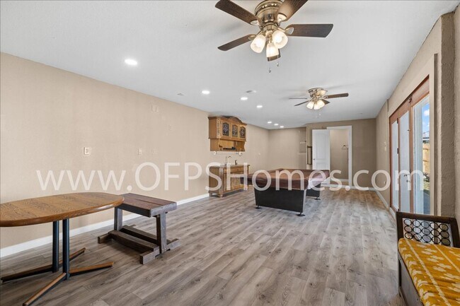 Building Photo - Stunning 4-Bedroom, 3-Bath Waterfront Home in Choctaw Beach – 140ft of Bayfront Bliss!