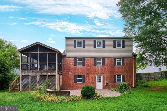 Building Photo - 6613 Denny Pl