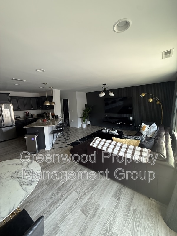 Building Photo - 111 Crepe Myrtle Ln