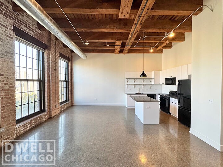 Building Photo - 1515 W 15th St