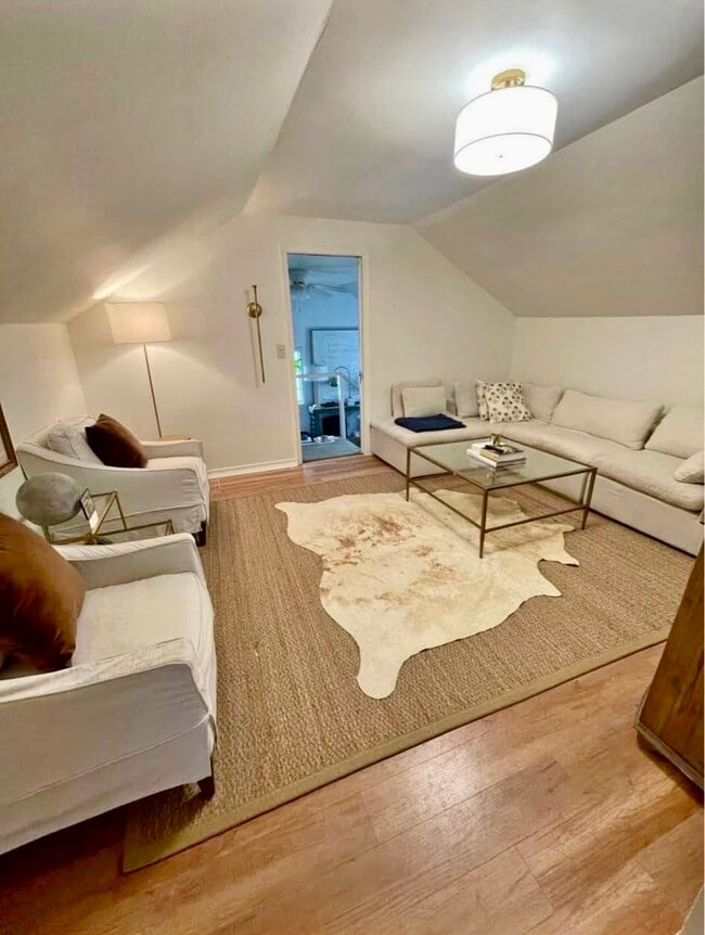 Building Photo - 57 N Reed Ave