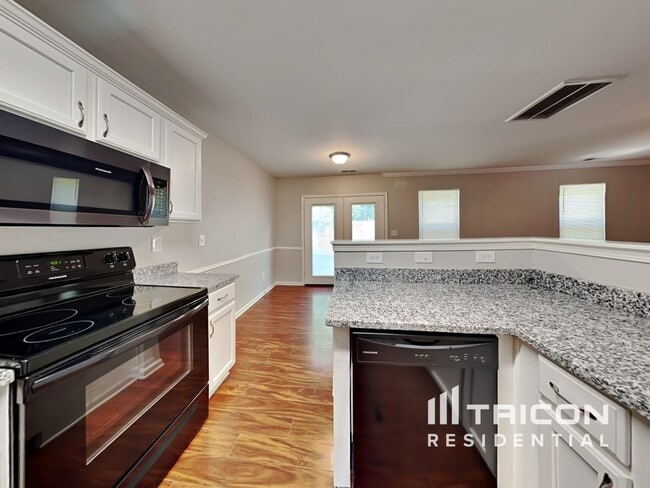 Building Photo - 6716 Commack Dr