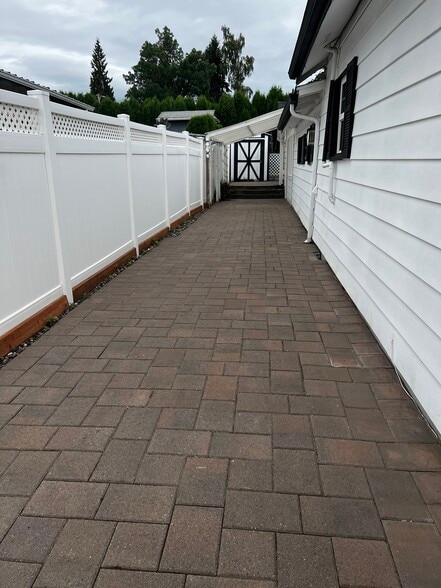 Building Photo - 10285 NW 309th Ave