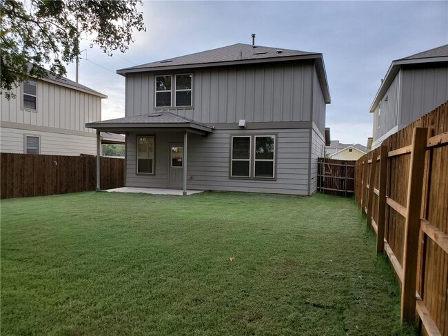Building Photo - 409 La Dera Dr