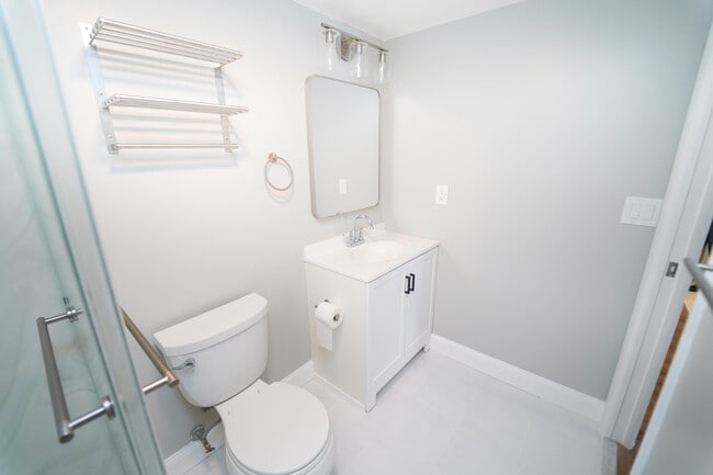 Building Photo - 2660 SW 22nd Ave