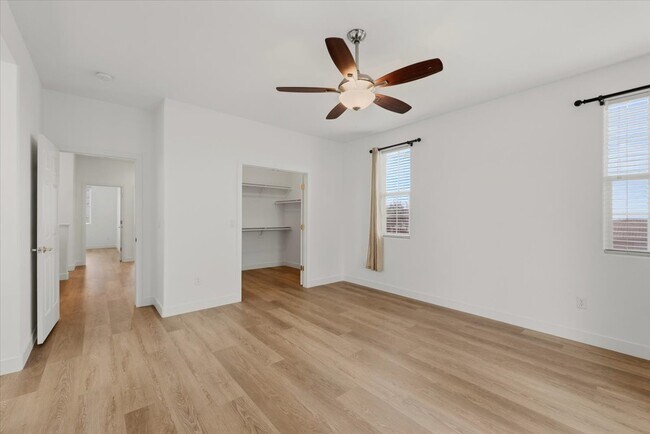 Building Photo - 8604 Splendid Leaf Ct
