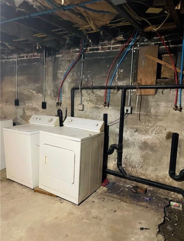 Building Photo - 490 Edgewood St