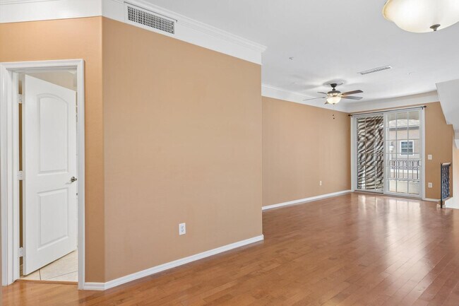 Building Photo - 1319 S Sabino Dr