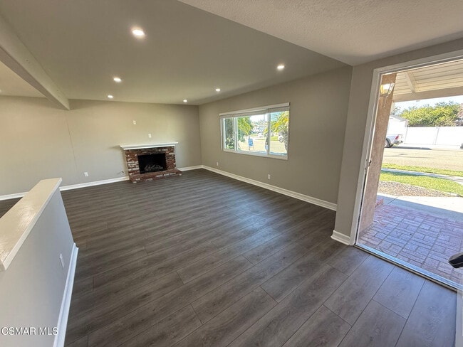 Building Photo - 216 Virginia Dr