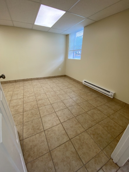 Building Photo - 420 North St