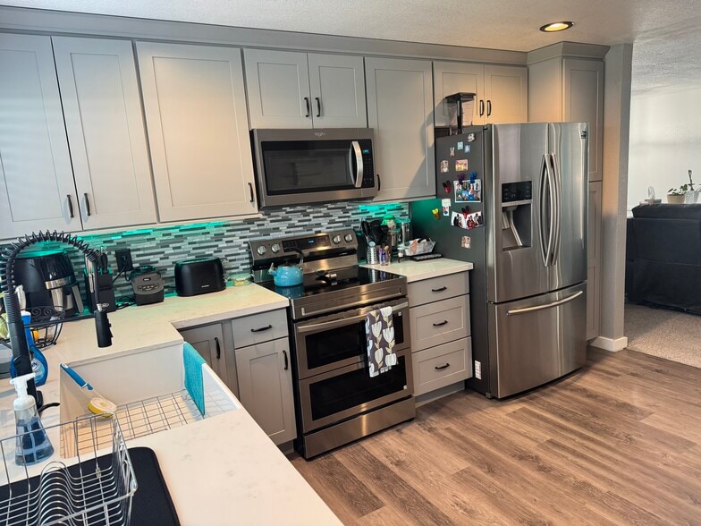 Kitchen - 932 22nd Ave S