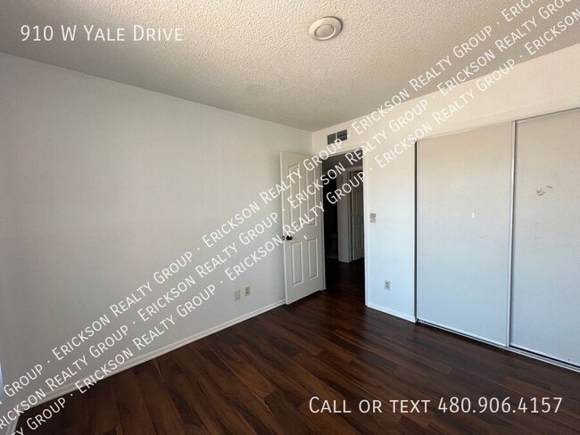 Building Photo - 910 W Yale Dr