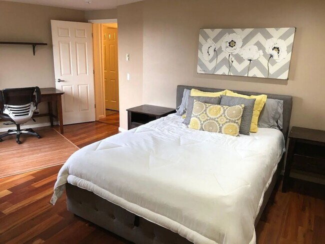 Building Photo - Fresh & Contemporary 1 bed, 1 bath with la...
