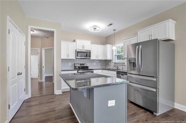 Building Photo - 2779 Rivercliff Rd