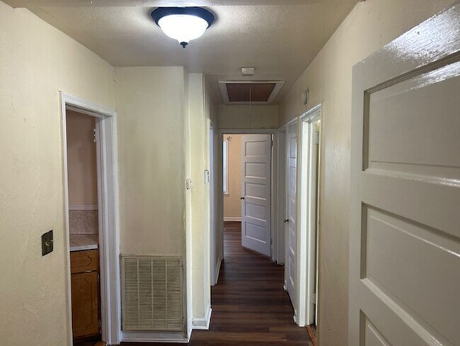 Building Photo - Charming 3-bedroom, 1-bathroom home located in Columbus, GA