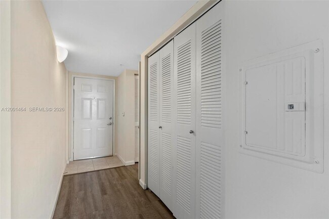 Building Photo - 1919 Van Buren St