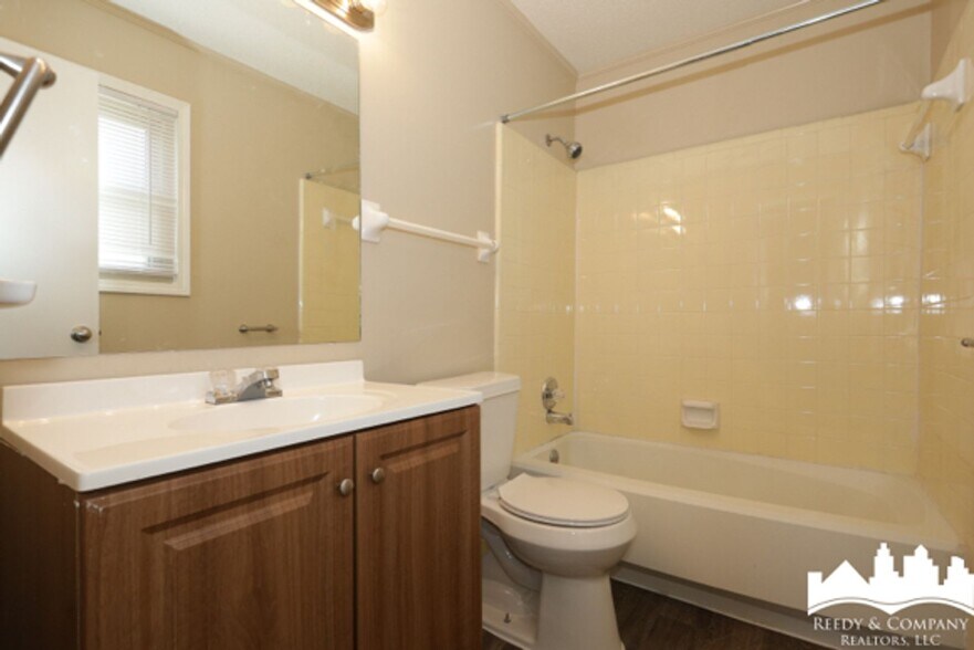 Building Photo - 6051 Port Harbor Dr