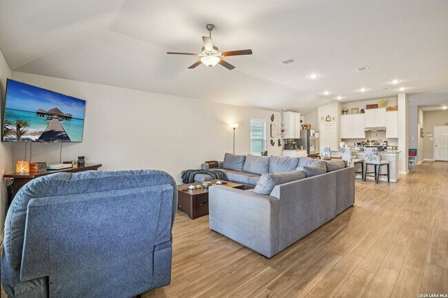 Building Photo - 633 Oleander Crk