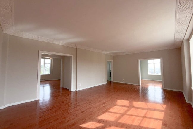 Building Photo - 1314 Hayworth Ave