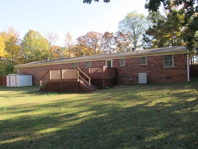 Building Photo - Contact Peggy 501 676 1758