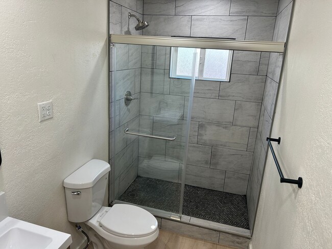 Building Photo - Move in Special!!  $500 off your first month for a lease signed by August 15, 2026 !!!Single leve...