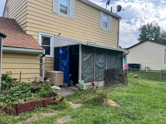 Building Photo - 315 Fetzner Rd