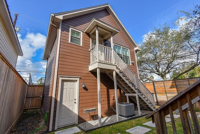 Building Photo - 1349 Heights Blvd