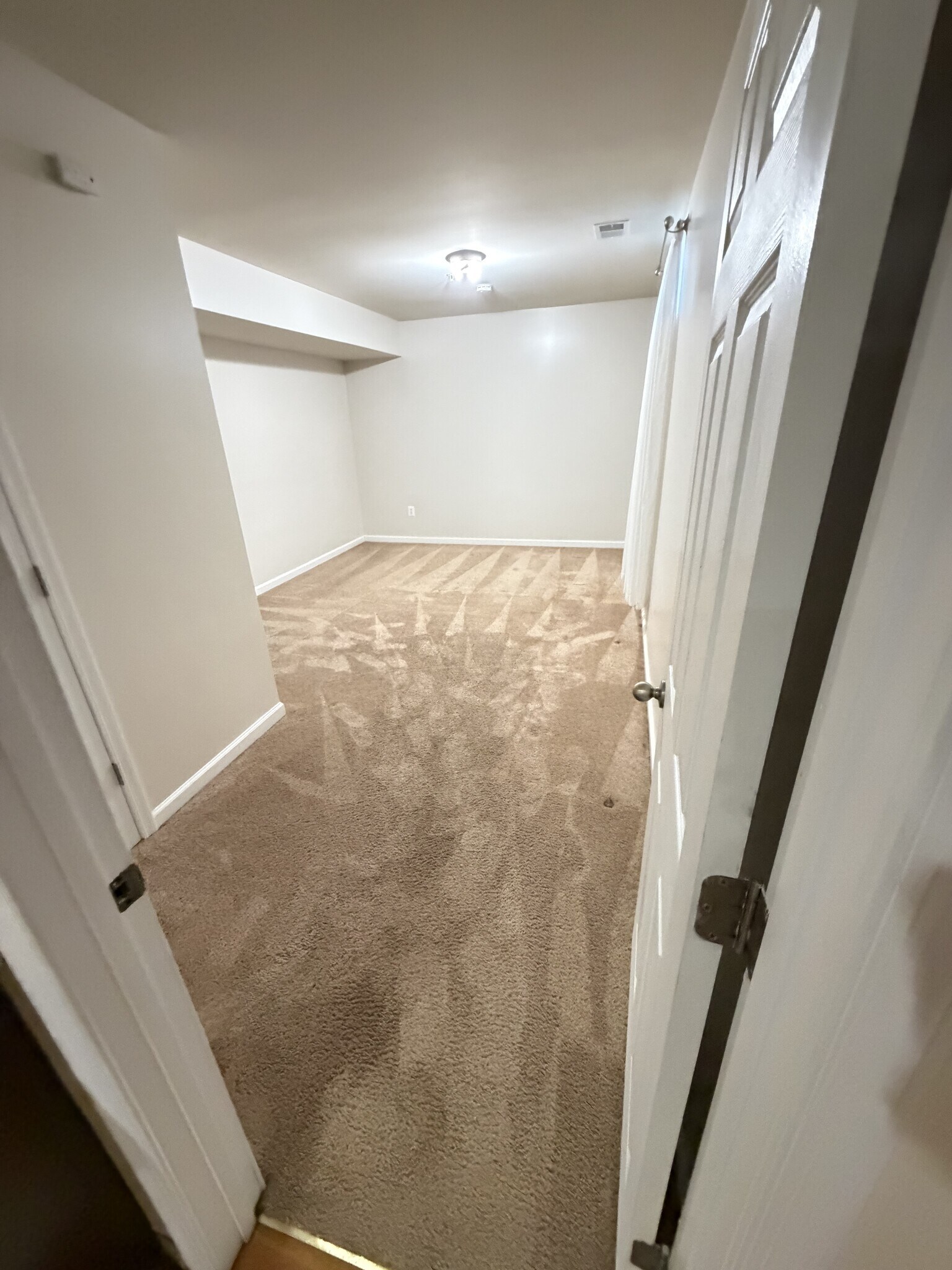 Building Photo - 1501 Fallsgrove Ln